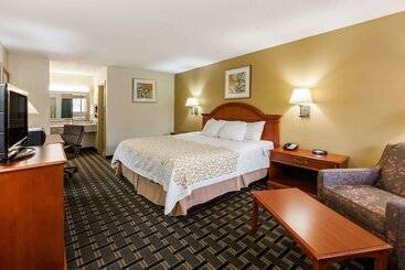 호텔 Days Inn By Wyndham Kent  Akron