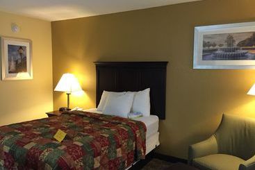 هتل Days Inn By Wyndham Charleston Historic District