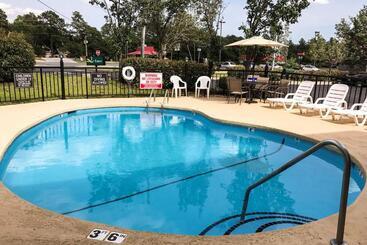 ホテル Quality Inn Raeford