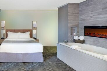 هتل Wyndham Garden At Niagara Falls