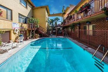 فندق على الطريق Hollywood Downtowner Inn
