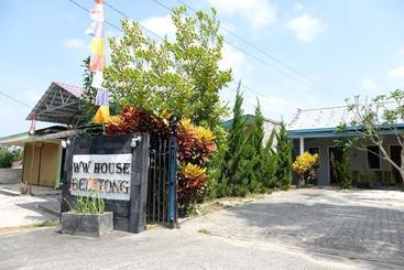 هتل Oyo 1151 Ww House