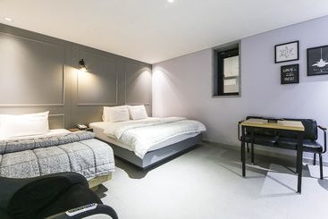 호텔 Changwon Play