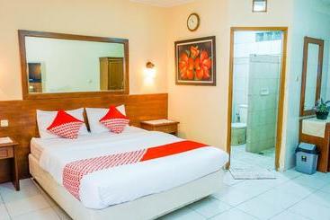 Общежитие Cemara Asri By Oyo Rooms