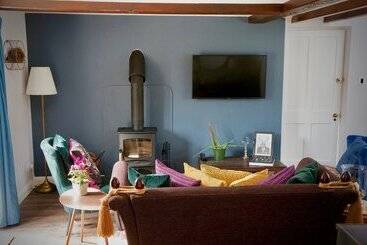 茅舍 Hazelhurst Farm