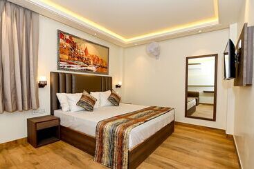 هتل Sugar Stars Inn