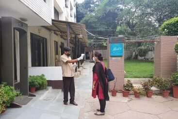 בית מלון כפרי Ywca International Guest House