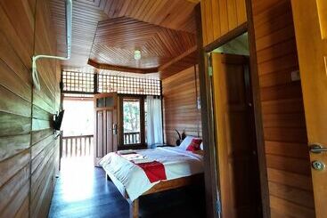 住宿加早餐  Besar Bulan Baru   Senggigi