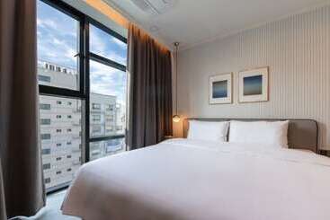 Brown Dot Hotel Deokcheon