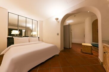 Отель Es Cheongju