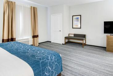 בית מלון כפרי Comfort Suites Desoto Dallas South