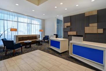 هتل Holiday Inn Express & Suites   Galveston Beach, An Ihg