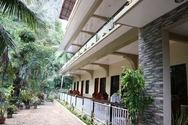 בית מלון כפרי Zen Rooms La Soledad El Nido