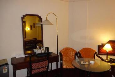 هتل Manuelsons Malabar Palace