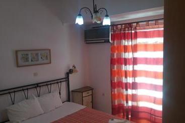 Kamares Apartments εε
