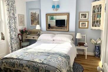 ベッドアンドブレックファースト Esme S