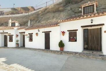 Cuevas Al Qulayat