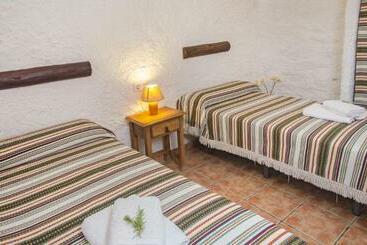 Cuevas Al Qulayat