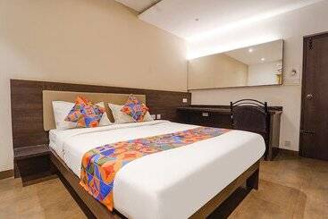 Fabhotel Karpagam   900m From Nehru Stadium