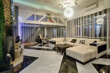 هتل Gostinitsa Kentavr