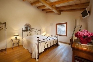 فندق ريفى Agriturismo Pieve S. Nicolò