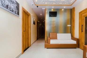 酒店 Suncity By Oyo Rooms