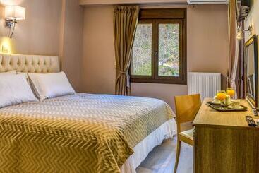 بنسيون Elia Deluxe Accommodation