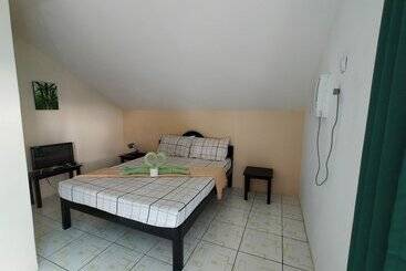 پانسیون Sisters Inn