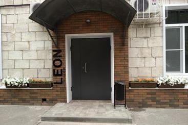 هاستل Leon