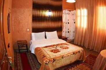 بنسيون Auberge Et Hôtel Les Amis Tafraout