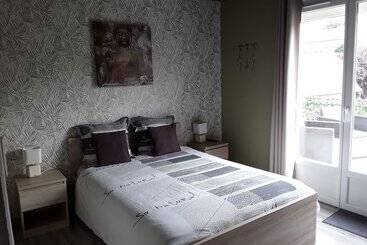 ペンション L Amarante Chambres D Hôtes Villefranche De Panat