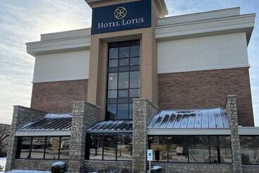 فندق Lotus Kansas City Merriam