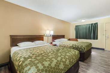 فندق Econo Lodge Saint Robert