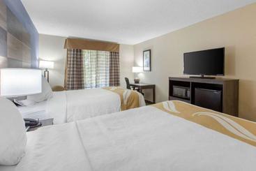 هتل Quality Inn Airportnear Uptown