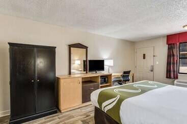 هتل Quality Inn & Suites Hot Springslake Hamilton