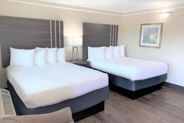 فندق Summerfield Inn Fresno Yosemite