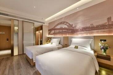 هتل Mercure Yibin Port