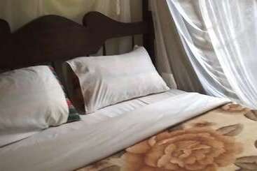 Palm Gardens Hotel   Masindi