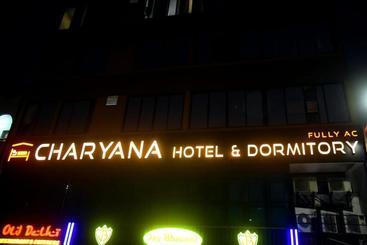 הוסטל Charyana Hotel Ac Dormitory