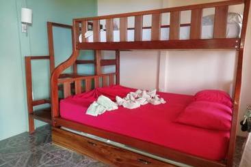 تختخواب و صبحانه Drake Bay Casita Sun Shine