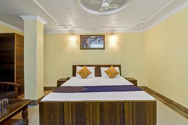 בית מלון כפרי Spot On 62734  Sarfaraz Palace