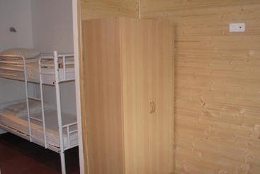 هتل Hostel Neige Et Soleil