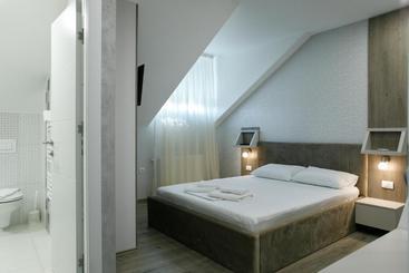 پانسیون Fine Suites