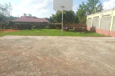 Three Rey Hostels Hostel