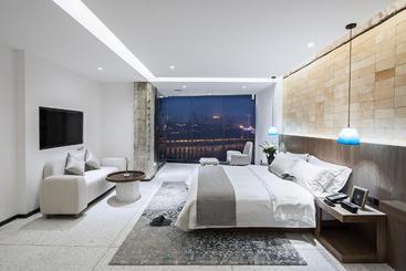 هتل The Mont Mirage