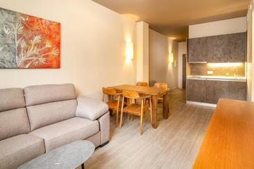 Apartamentos Sevilla Este By Qhotels