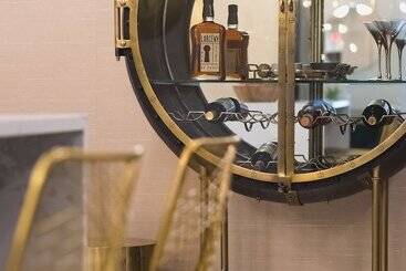 Отель The Vault