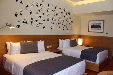 Отель Mexico Plaza Queretaro