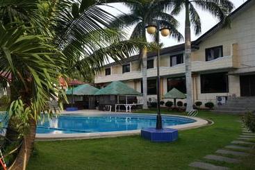 Phil Oasis  And Resorts