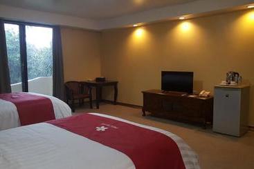 Phil Oasis  And Resorts